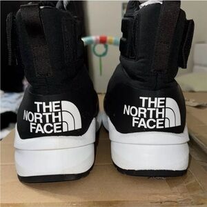 The North Face Size 9 Black Nuptse II Bootie 700 Dryvent Down Boots